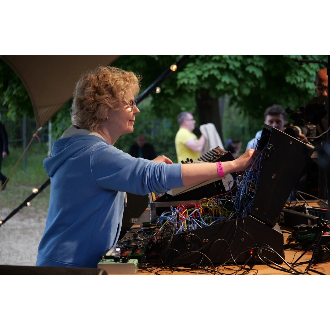 THE TUNEGIRL - LIVE sup. Rakäthe + Rob Strobe