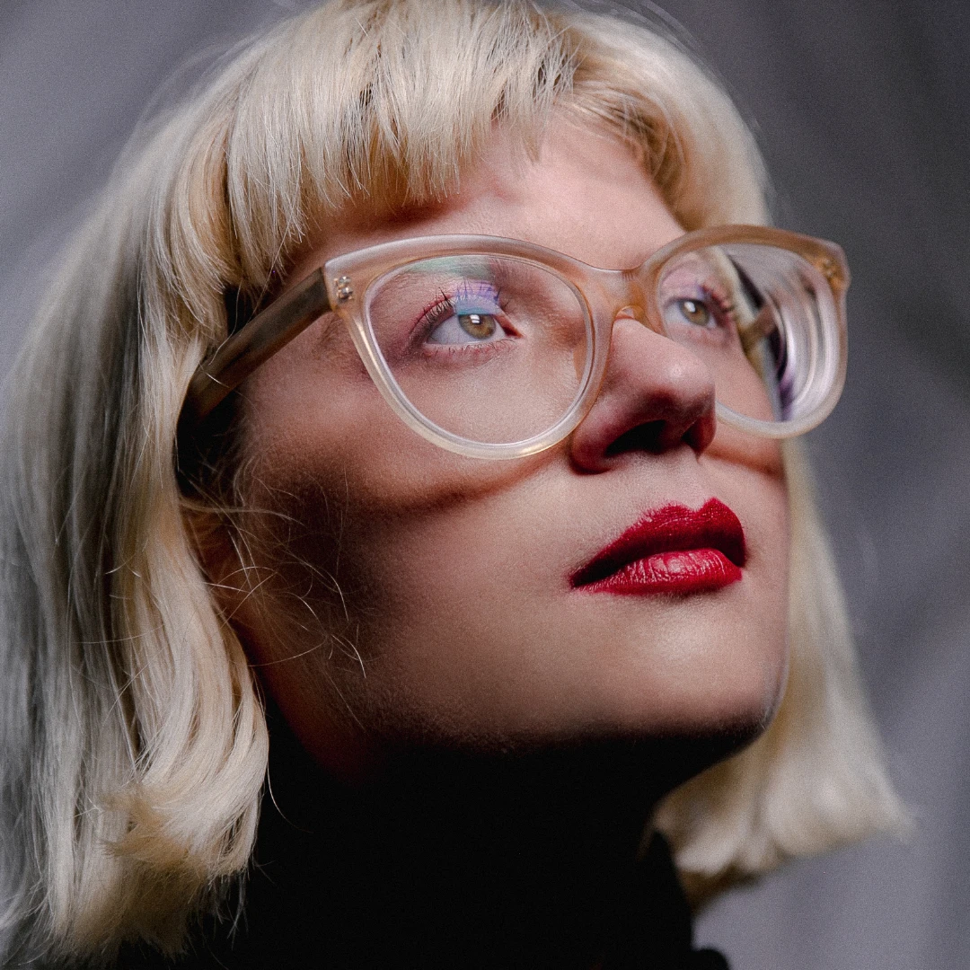 Live: Mary Ocher