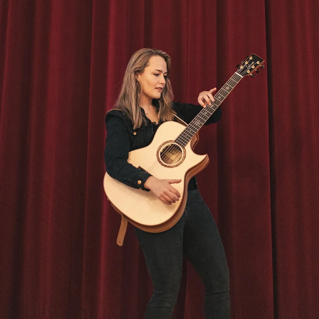 SOPHIE CHASSÉE (SINGER-/SONGWRITER)