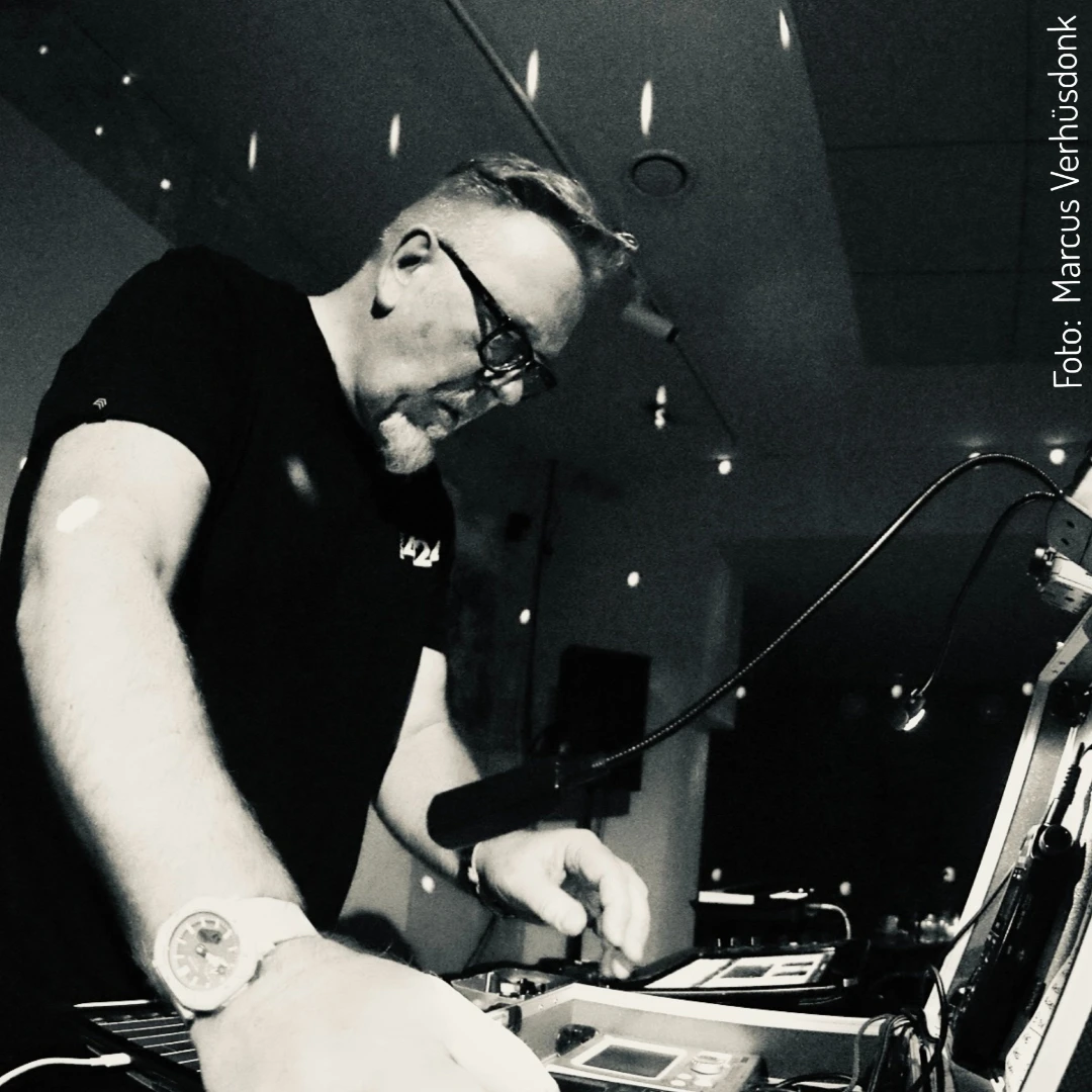 Molke Modulations Ambient-Cinematic-Hypnotic Grooves - EBM